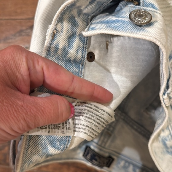 Abercrombie & Fitch Annie high rise denim shorts, size 8 - Picture 4 of 5